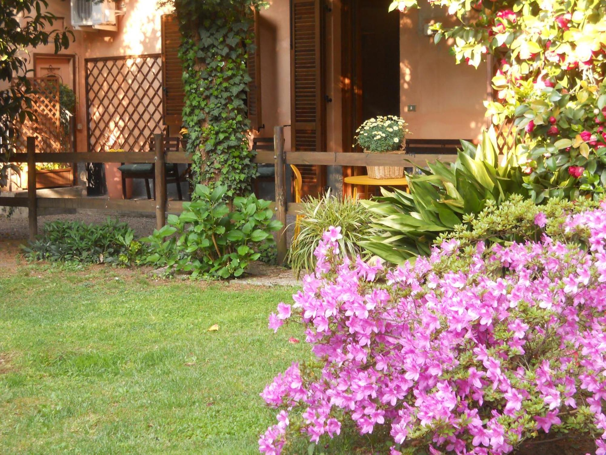 B&B Il Cortile Malpensa Casorate Sempione Екстер'єр фото